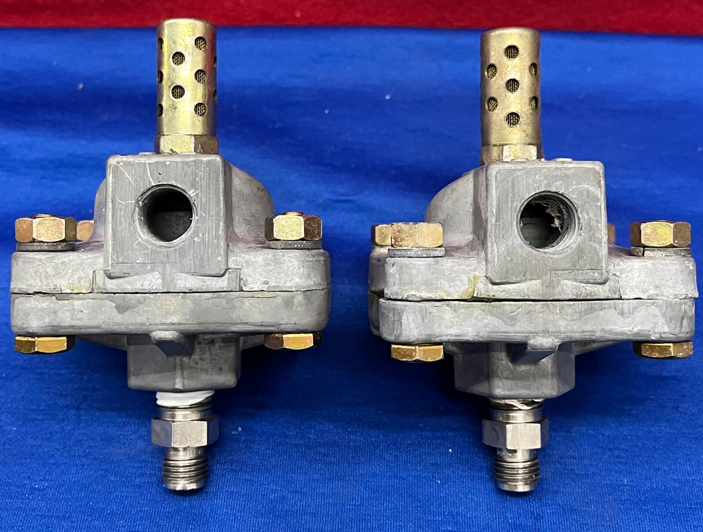 1 LOT QTY 2 - ASCO V0431 (AKA V043001) SHUTTLE VALVE 1/4" PIPE