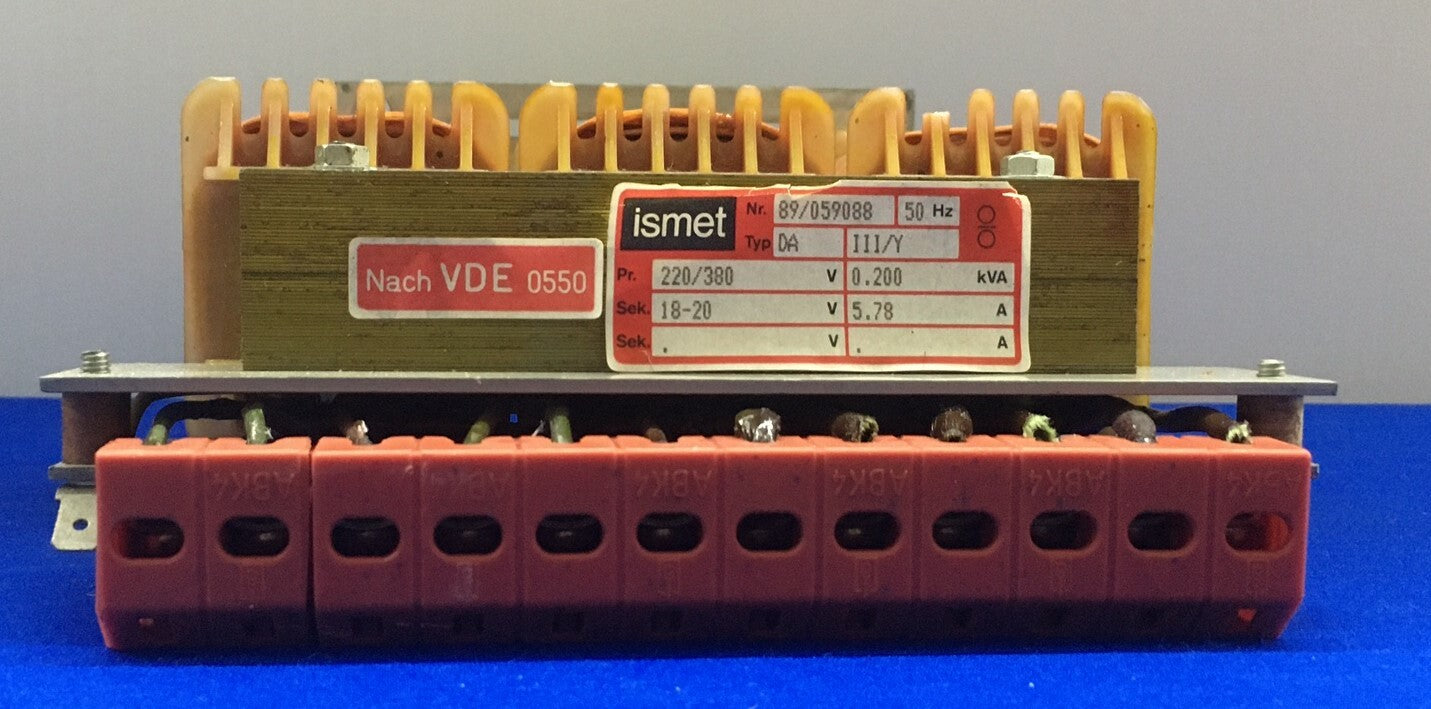 ISMET 89/059088 TRANSFORMATOR 50HZ TYP DA III/Y PR 220/380V 0,200 kVA sek 18-20 V