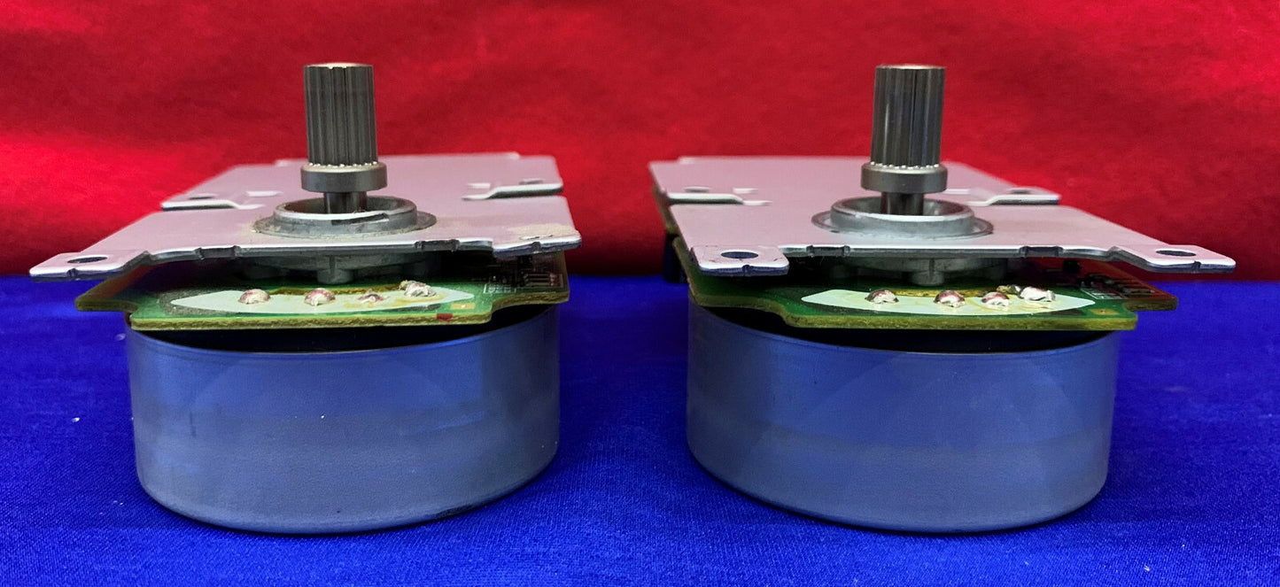 1 Lot Qty of 2 - NIDEC Motor 4K1-1102 50M0603280 DC24V 14002180