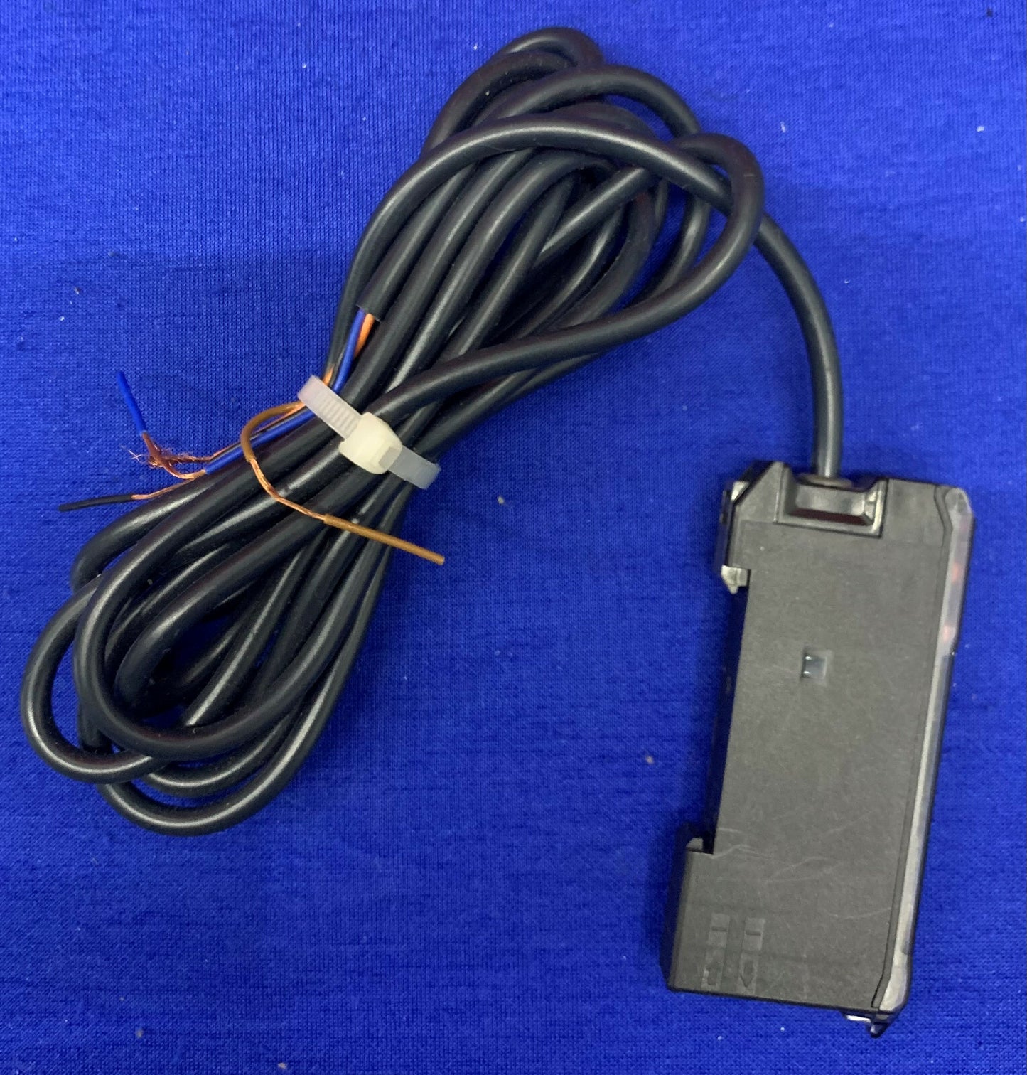 Capteur photoélectrique OMRON E3X-MDA11 12 à 24 VCC