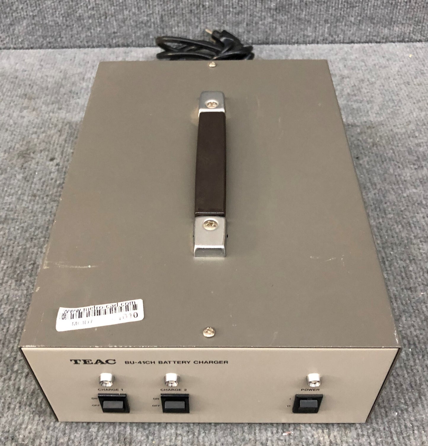TEAC MODEL BU-41CH, BATTERY CHARGER, SN 10811, 100-120V, 50/60 HZ, 1.5 A