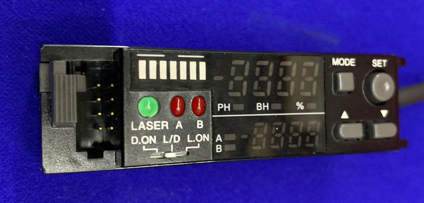 KEYENCE LV-21AP / LV SERIES DIGITAL LASER AMPLIFIER/SENSOR