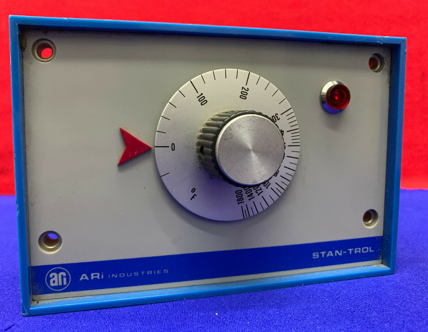 ARI INDUSTRIES STAN-TROL P/N 330028G MODEL NO.300 TEMPERATURE CONTROLLER