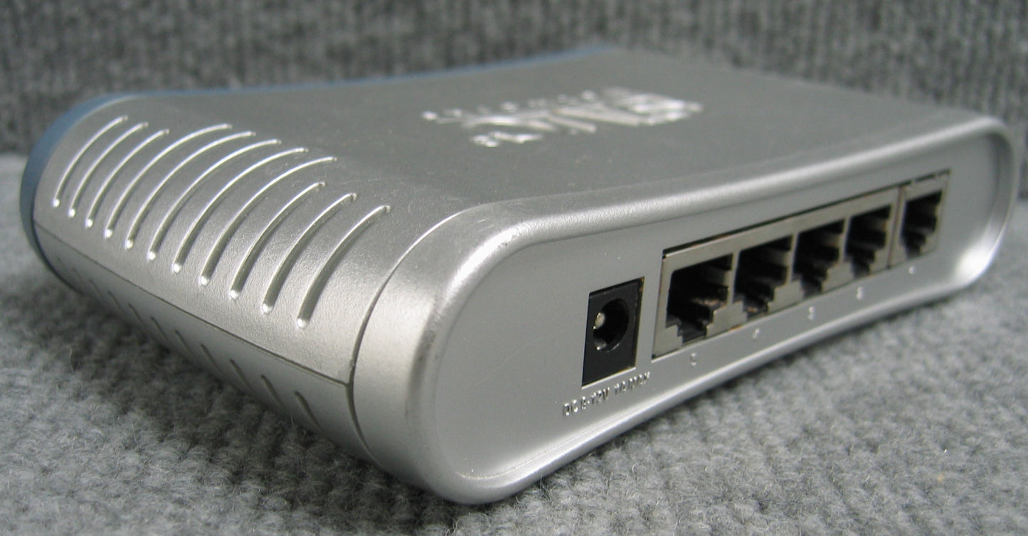 SMC NETWORKS SMCGS5 LNA 5-PORT ETHERNET DESKTOP NETWORK SWITCH