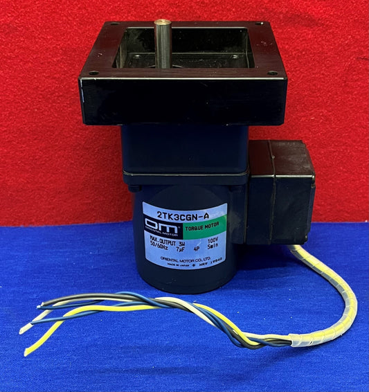 OM Oriental Motor AC Torque 2TK3CGN-A Motor w/ 2GN3.6K Gear Head