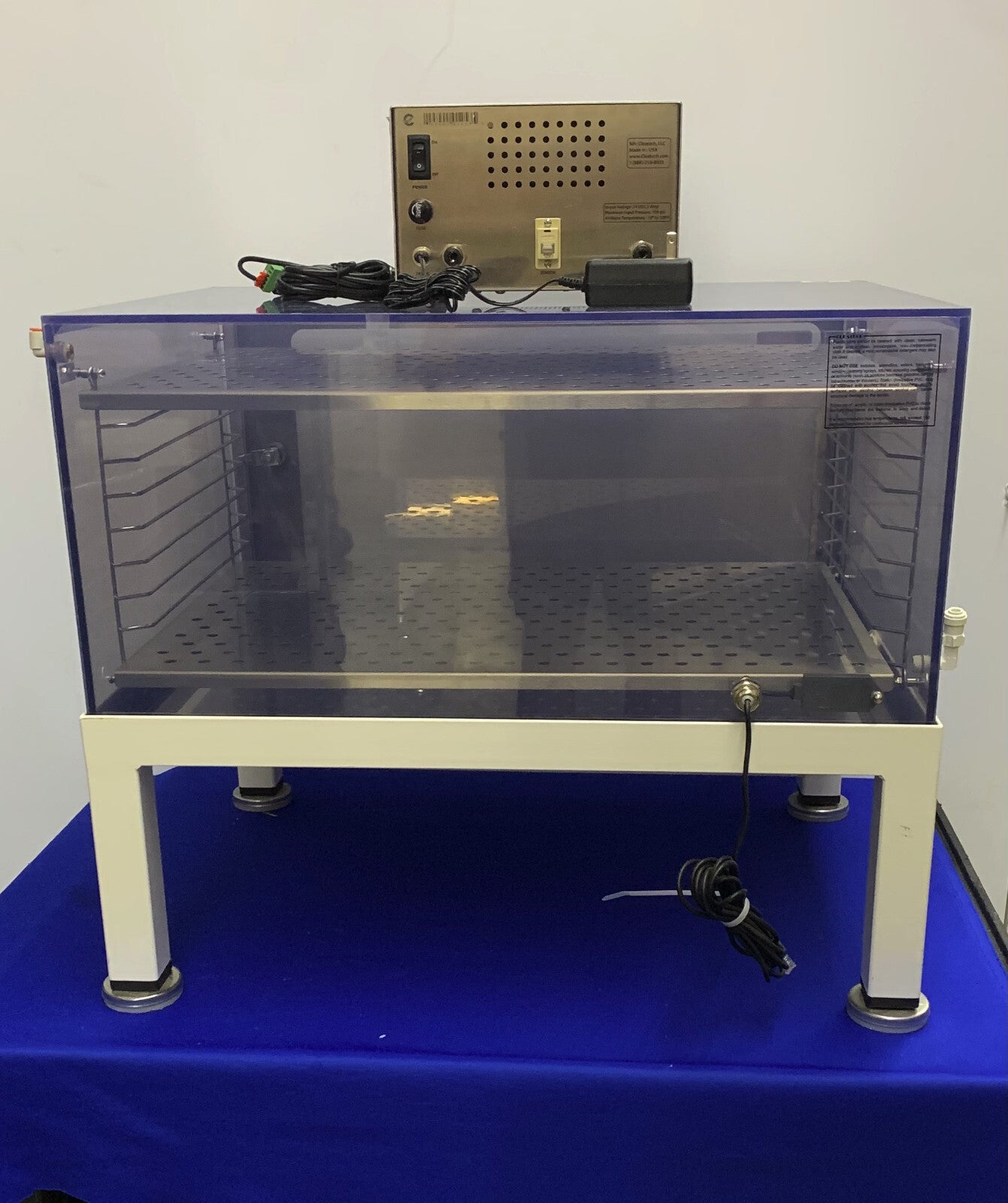 ESSICCATORE DI UMIDITÀ CON CONTROLLO AUTOMATICO DI SPURGO CLEATECH HUMODULE CON MOBILE/SUPPORTO
