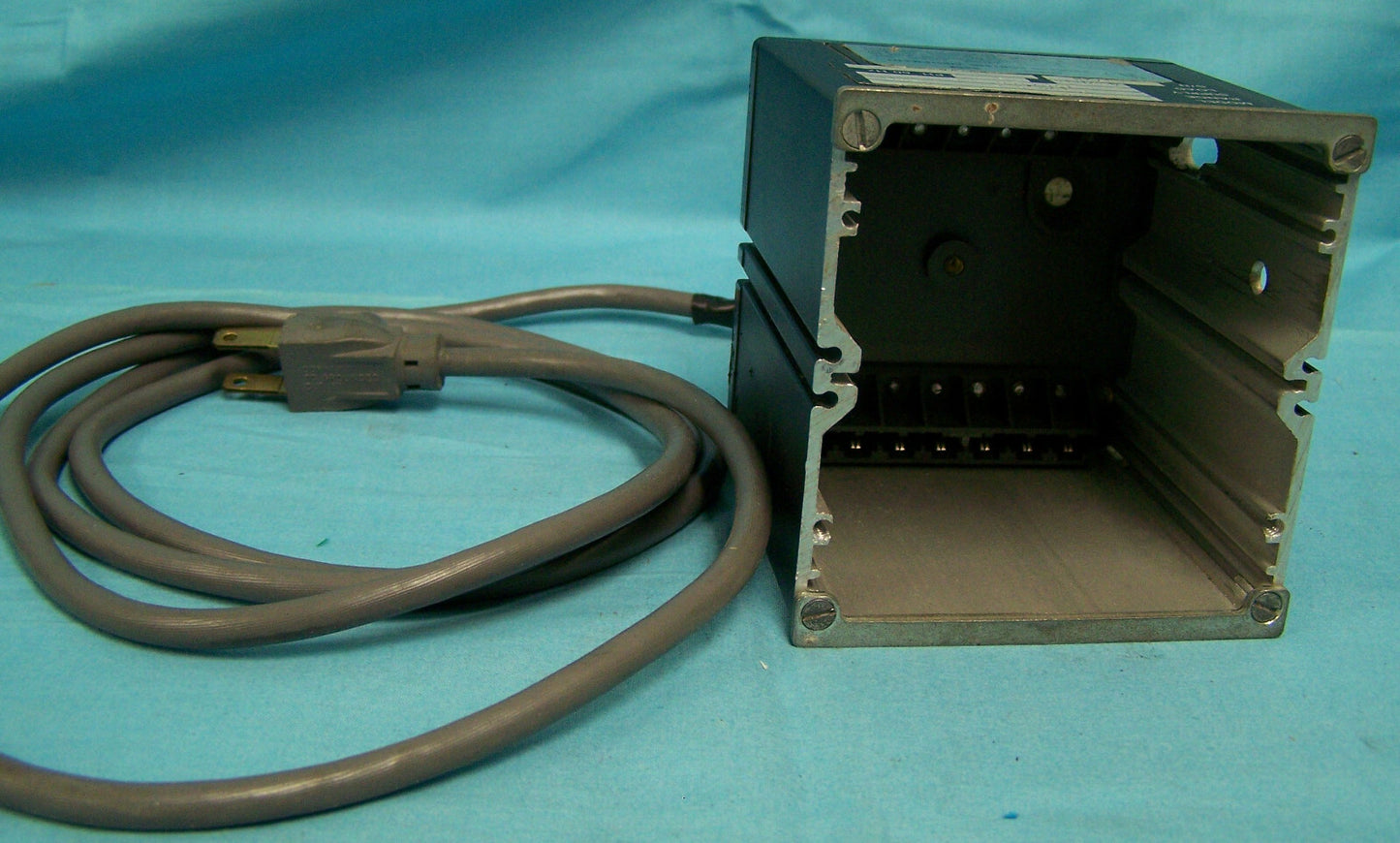 PROCESREGELAPPARATUUR MODEL 4201-P-C2/W/OPT F TEMPERATUURREGELAAR