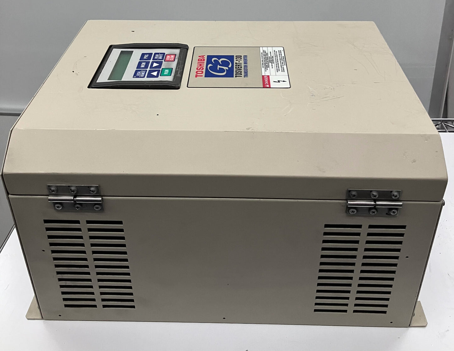 TOSHIBA Frequency Drive  3 phase VT130G3U4220 TOSVERT-130 G3 TRANSISTOR INVERTER