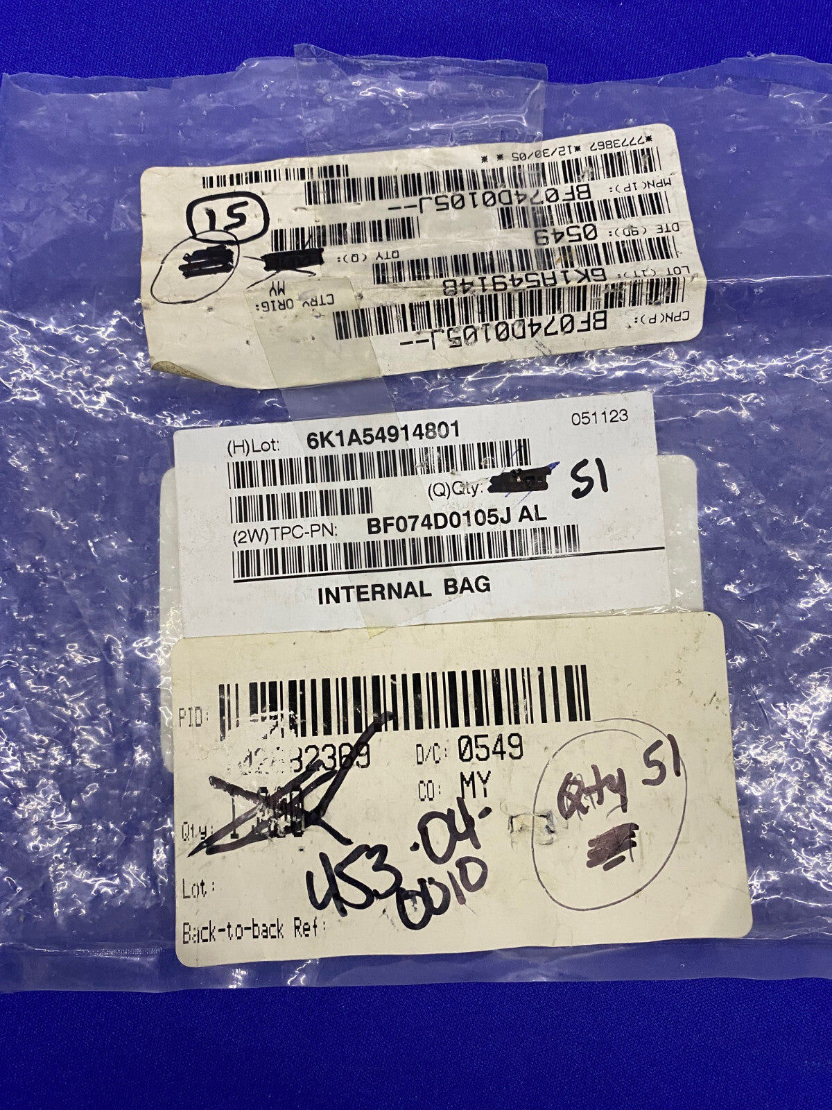 BF074D0105J FILM CAPACITORS 1UF 5% 63VDC RADIAL - 1 PACKAGE QTY 51