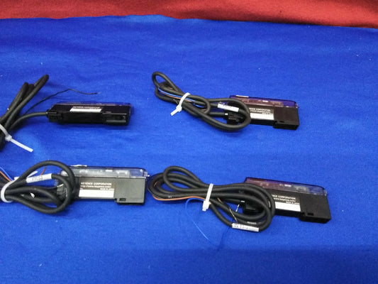 1 LOT QTY OF 4 - KEYENCE ES-M1  PROXIMITY SWITCH AMPLIFIER