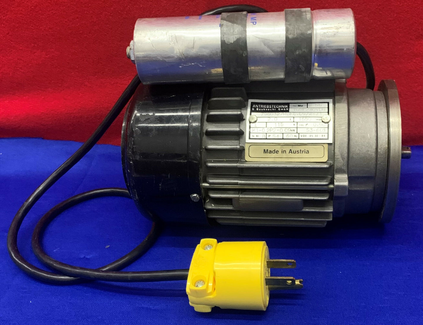 ANTRIEBSTECHNIK 7960327RBF0.0974-71 MOTOR 1650/min 2.0A 115V 60Hz. ITEM IS USED.