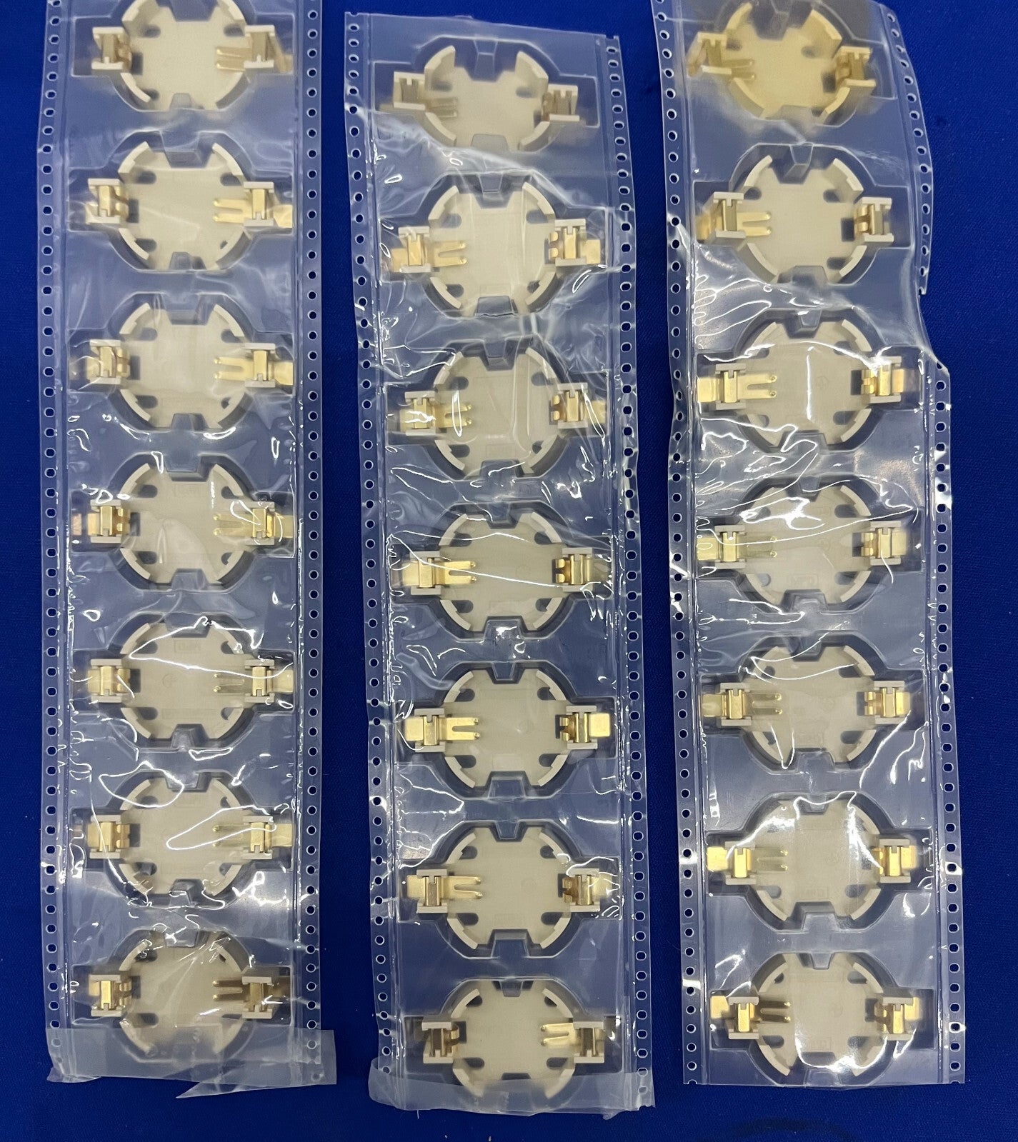 SUPPORT DE BATTERIE MPD BU2450SM-JJ-G - 1 LOT QTE 21 SUPPORTS
