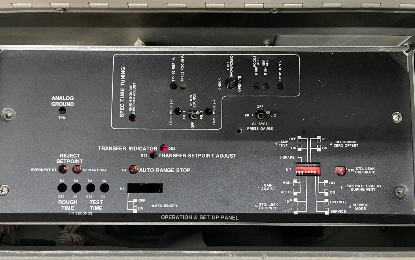 ESPECTRÓMETRO DE MASAS DE HELIO VARIAN AUTO-TEST 947 - DETECTOR DE FUGAS - PARA PIEZAS/REPARACIÓN H2 