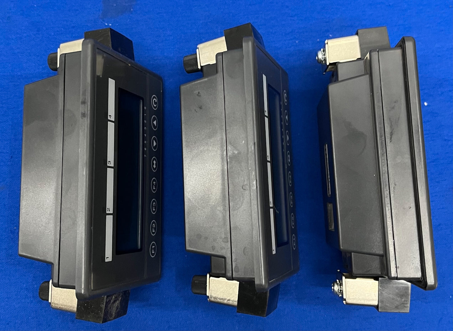 KEYENCE CORP KV-D20 OPERATOR INTERFACE PANEL 4 LINE - PARTS/REPAIR - 1 LOT QTY 3