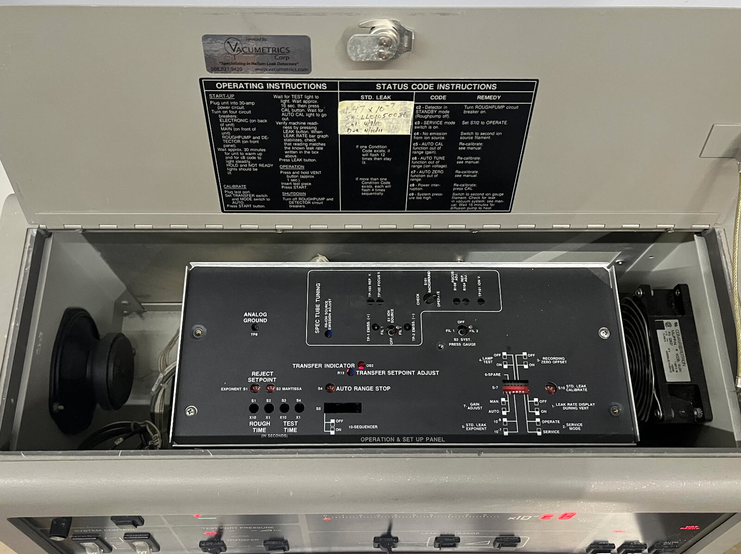 ESPECTRÓMETRO DE MASAS DE HELIO VARIAN AUTO-TEST 947 - DETECTOR DE FUGAS - PARA PIEZAS/REPARACIÓN H2 