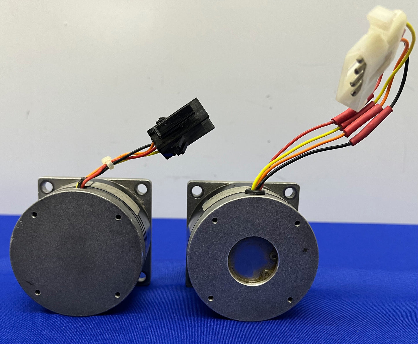 PACIFIC SCIENTIFIC SIGMA 21-2215D200-B075 HZHNRHB-LNN-NS-00 STEPPER MOTOR  QTY 2