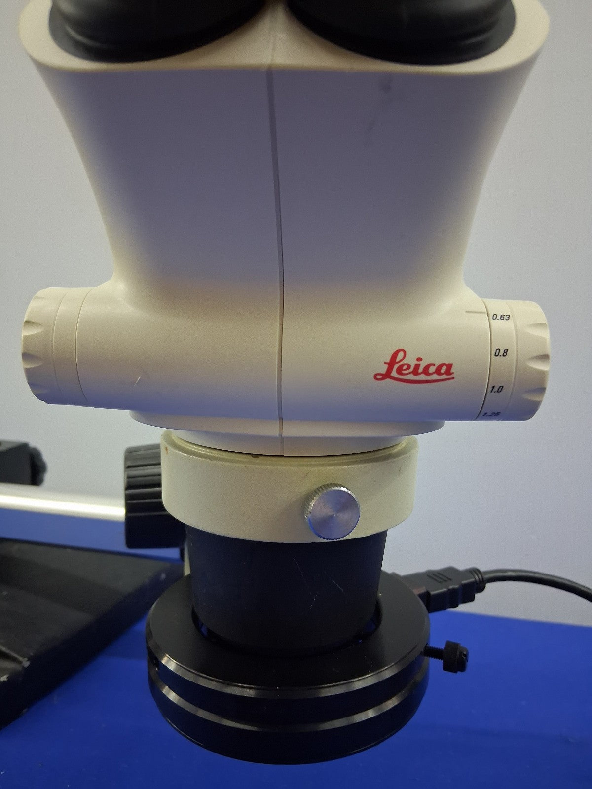 Leica S4E 6.3-30X Stereo Zoom Microscope with Boom Stand and LED Ring Light