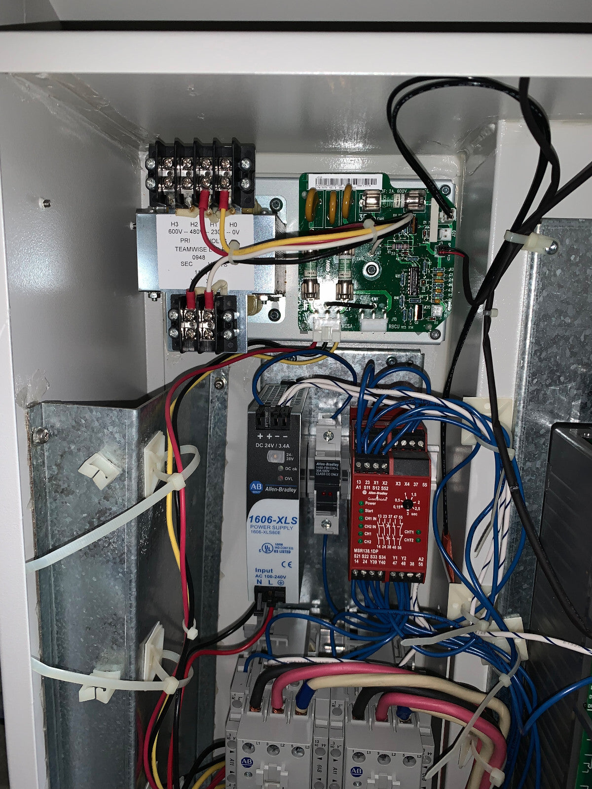 ABB ACS550-PD-024A-2+B058 7.5 GENERAL PURPOSE VARIBLE FREQ DRIVE DISCON. SWITCH