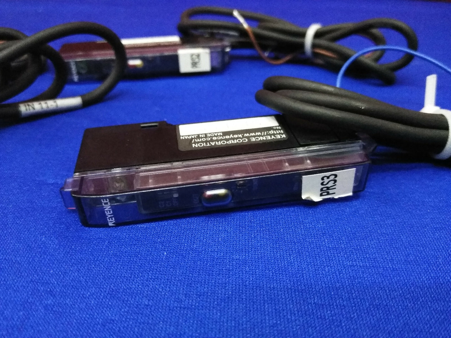 1 LOT QTY OF 4 - KEYENCE ES-M1  PROXIMITY SWITCH AMPLIFIER