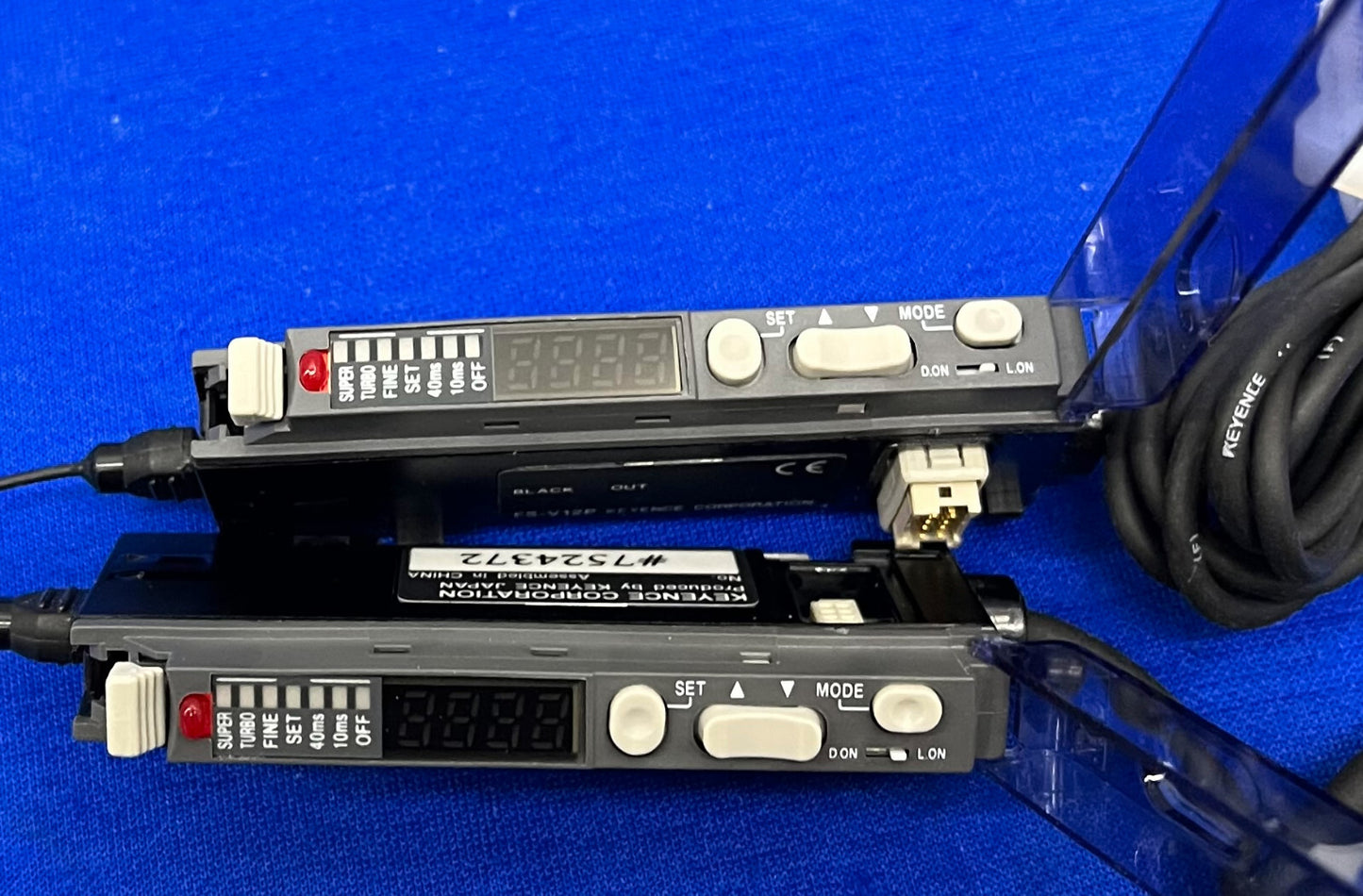 KEYENCE FS-V11-P PHOTOELECTRIC AMPLIFIER  & FS-V12-P FIBER OPTIC AMPLIFIER