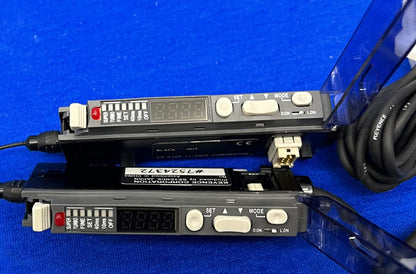 KEYENCE FS-V11-P PHOTOELECTRIC AMPLIFIER  & FS-V12-P FIBER OPTIC AMPLIFIER