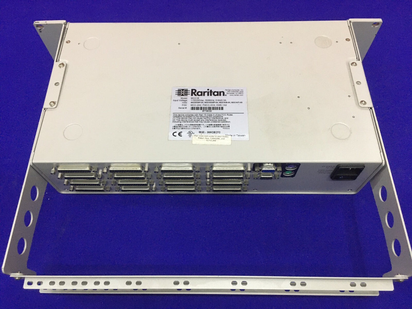 RARITAN コンピュータ MCC16 マスターコンソール II 16 ポート KVM スイッチ
