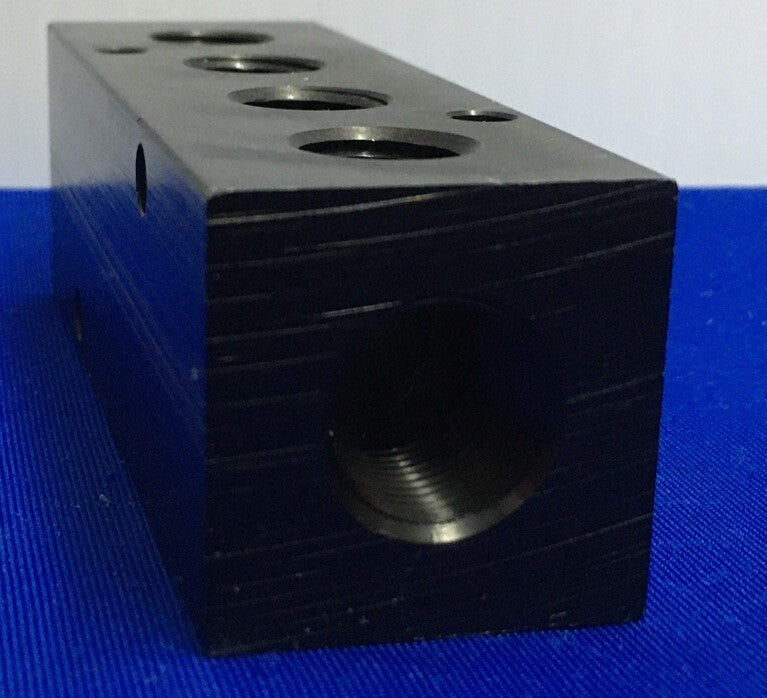 PNEUMADYNE M20-250-4 MANIFOLD 3/8" INLET SIZE 1/4" OUTLET SIZE NPT