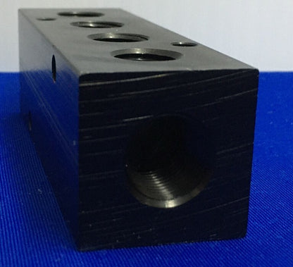 PNEUMADYNE M20-250-4 MANIFOLD 3/8" INLET SIZE 1/4" OUTLET SIZE NPT