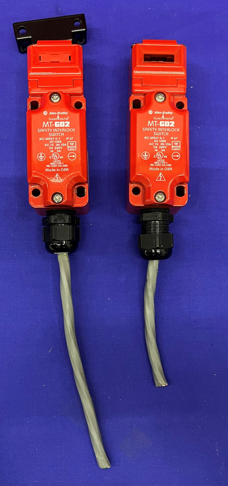 QTY of 2 Allen Bradley Guard Master MR-GD2 Safety Interlock Switch 1 MISSING KEY