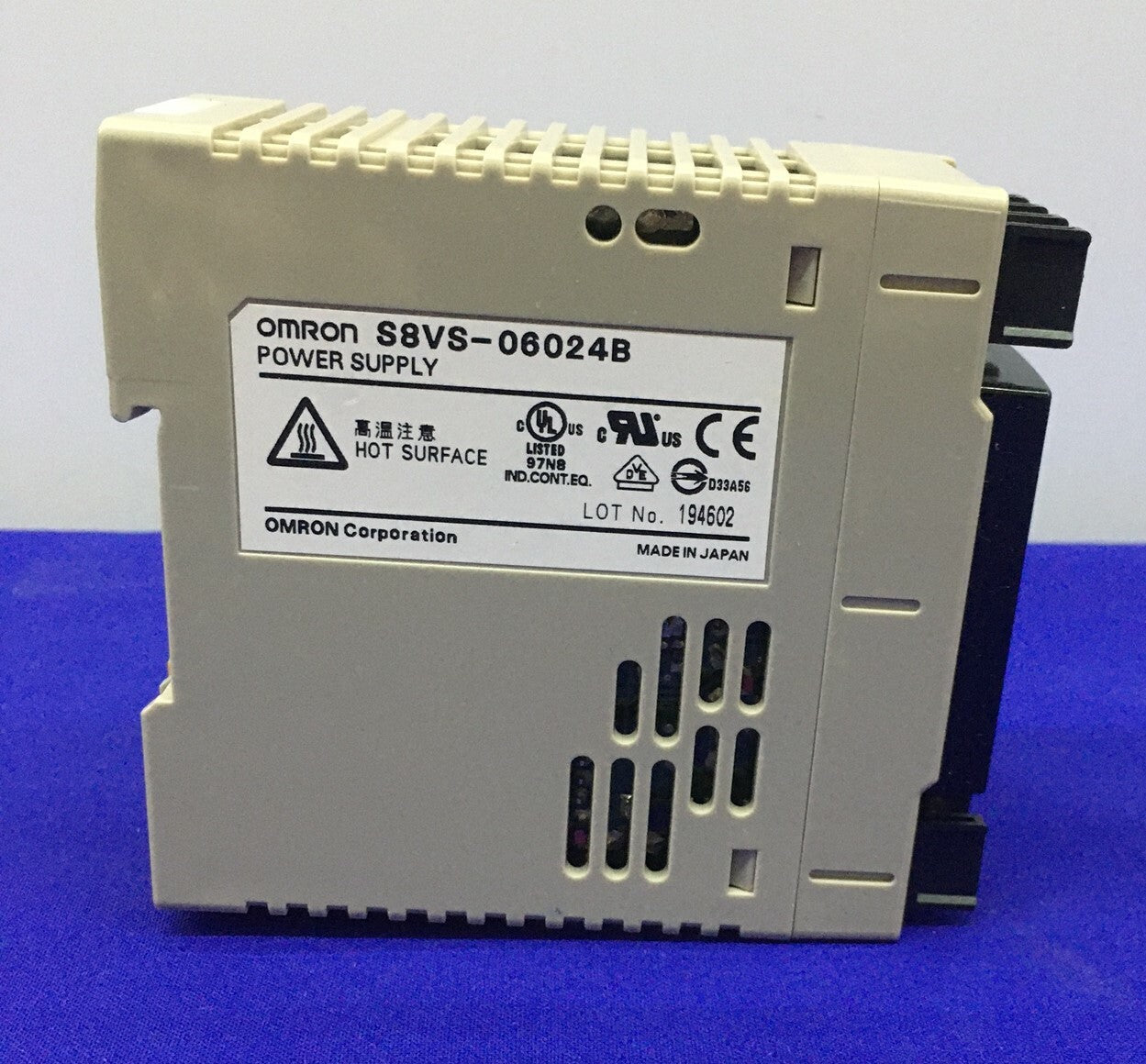 ALIMENTATION OMRON S8VS-06024B 