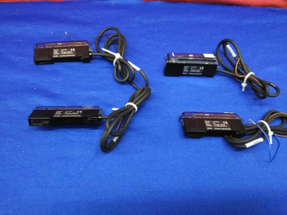 1 LOT QTY OF 4 - KEYENCE ES-M1  PROXIMITY SWITCH AMPLIFIER