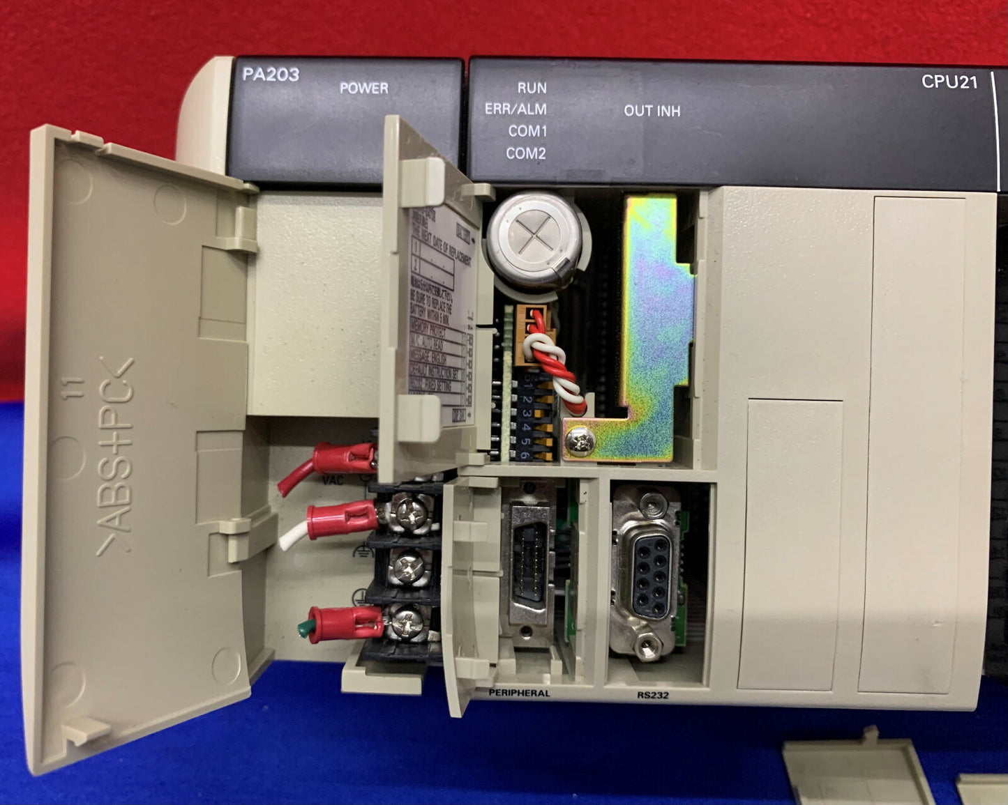 Controllore programmabile Omron Sysmac CQM1 PA203 CPU21 OCH ID212 (3X) OC222 (2X)