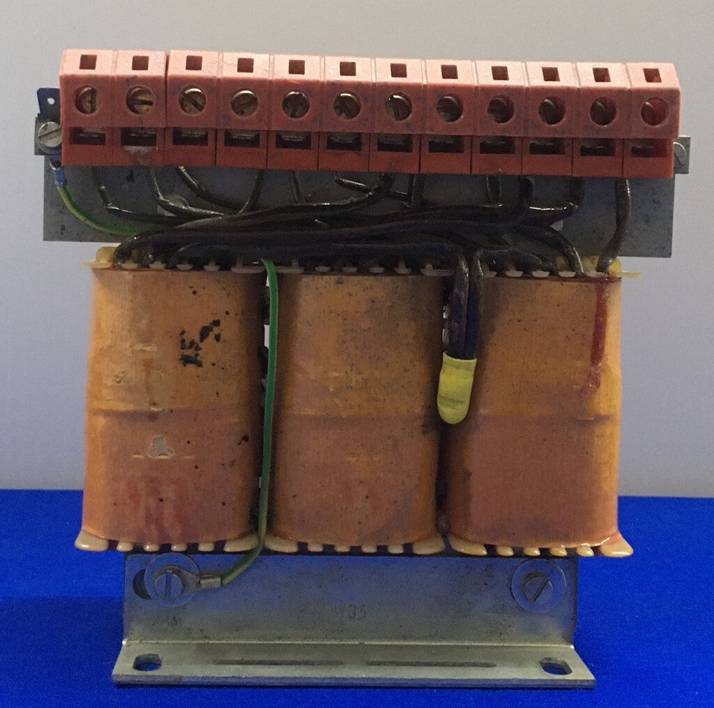 ISMET 89/059088 TRANSFORMATOR 50HZ TYP DA III/Y PR 220/380V 0,200 kVA sek 18-20 V