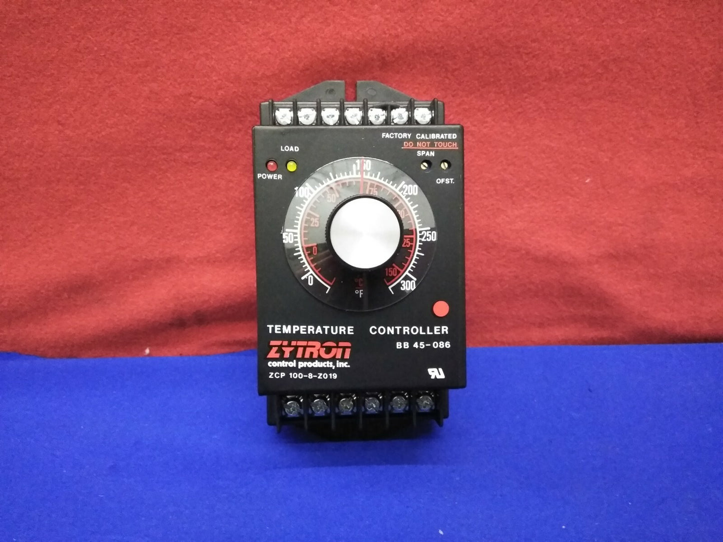 ZYTRON BB 45-086  ZCP 100-8-Z019 TEMPERATURE CONTROLLER