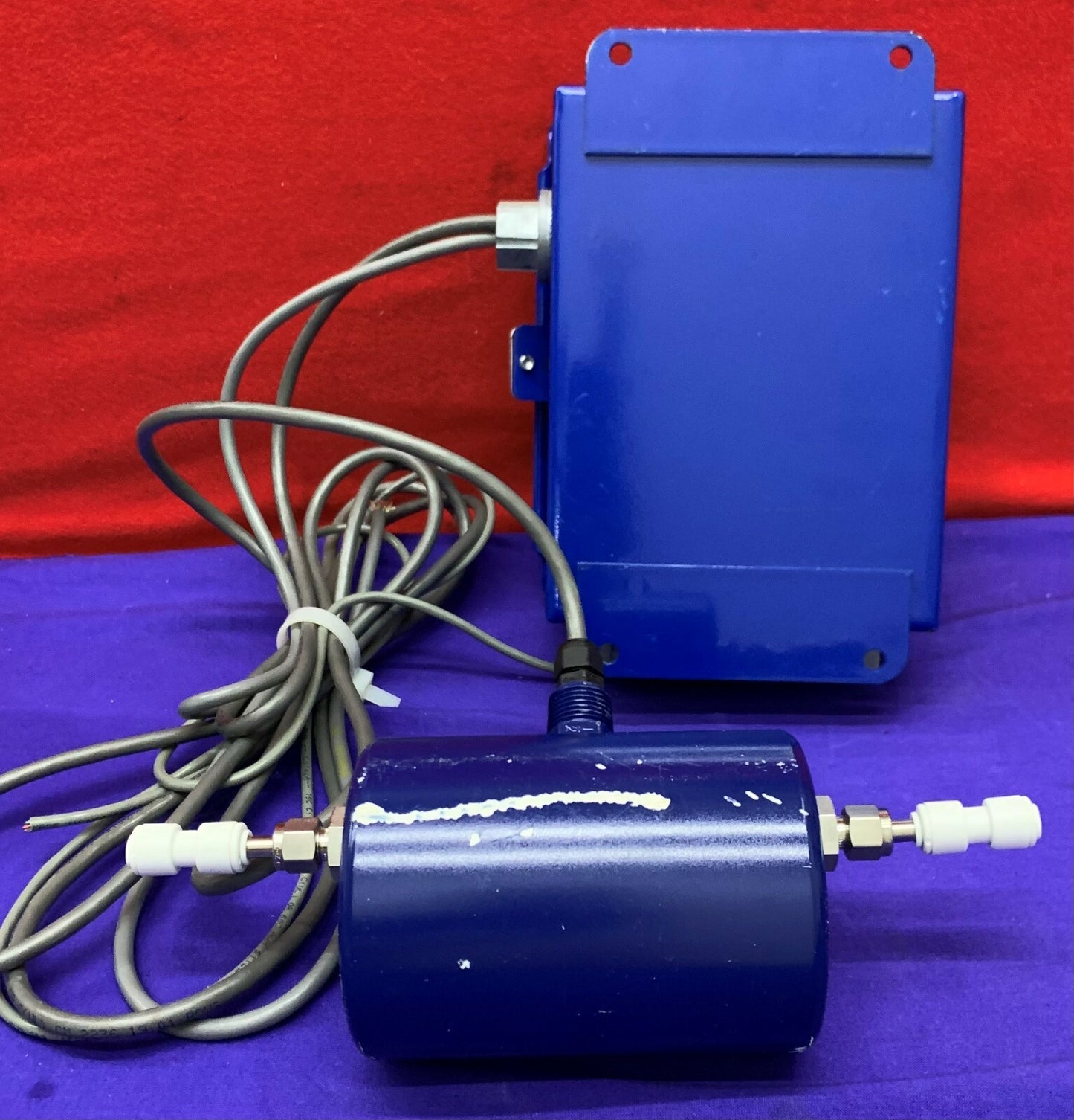 Intek Rheotherm 210R-T-UL1/16(1/4E)-0/10-24V & TUL1/16(1/4E) Flow Meter