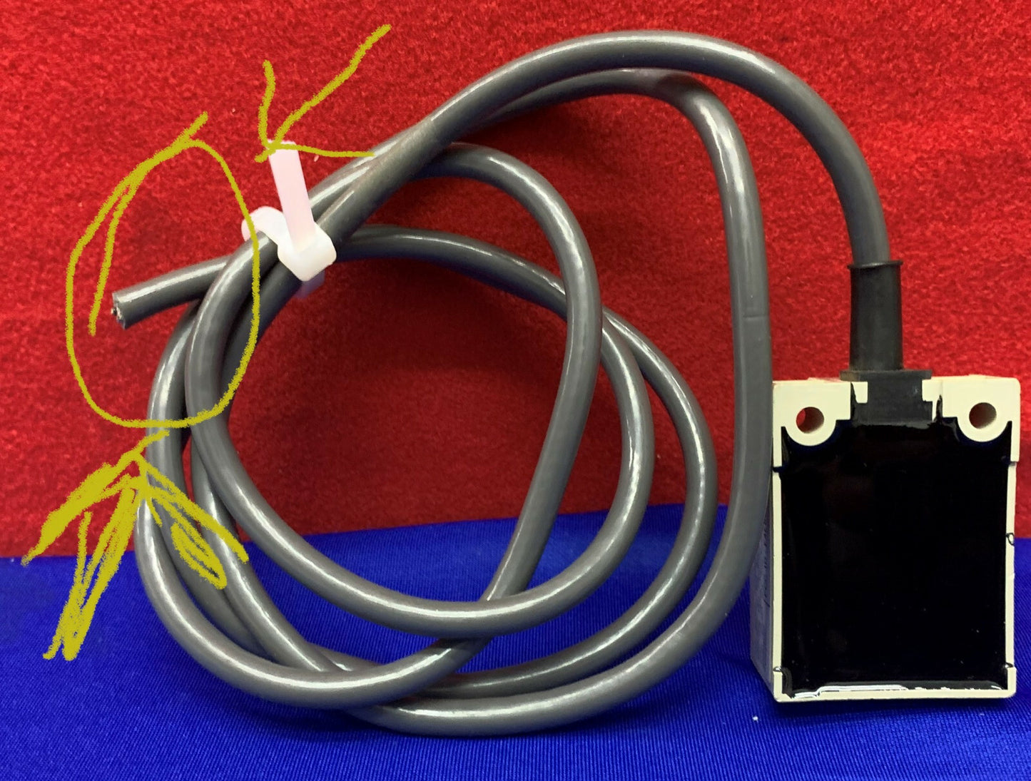 Modulo lettore RFID Omron V600-H11 V600 R/W Head (manca il connettore del cavo)