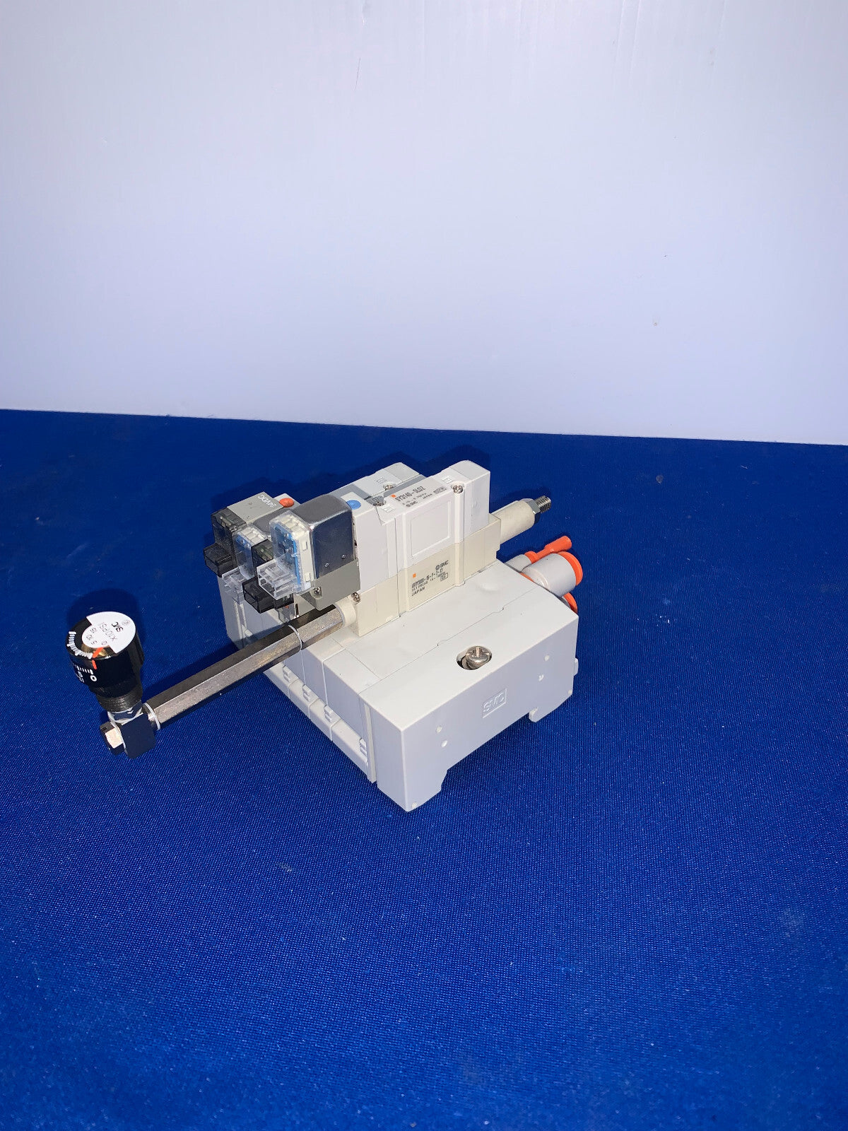 ELETTROVALVOLA SMC ARBY3000-06-P-2-X1 CON 3 SY3140-5LOZ