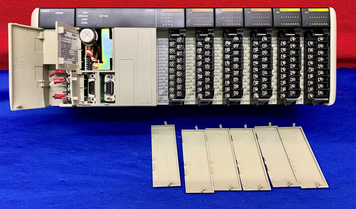 Controllore programmabile Omron Sysmac CQM1 PA203 CPU21 OCH ID212 (3X) OC222 (2X)