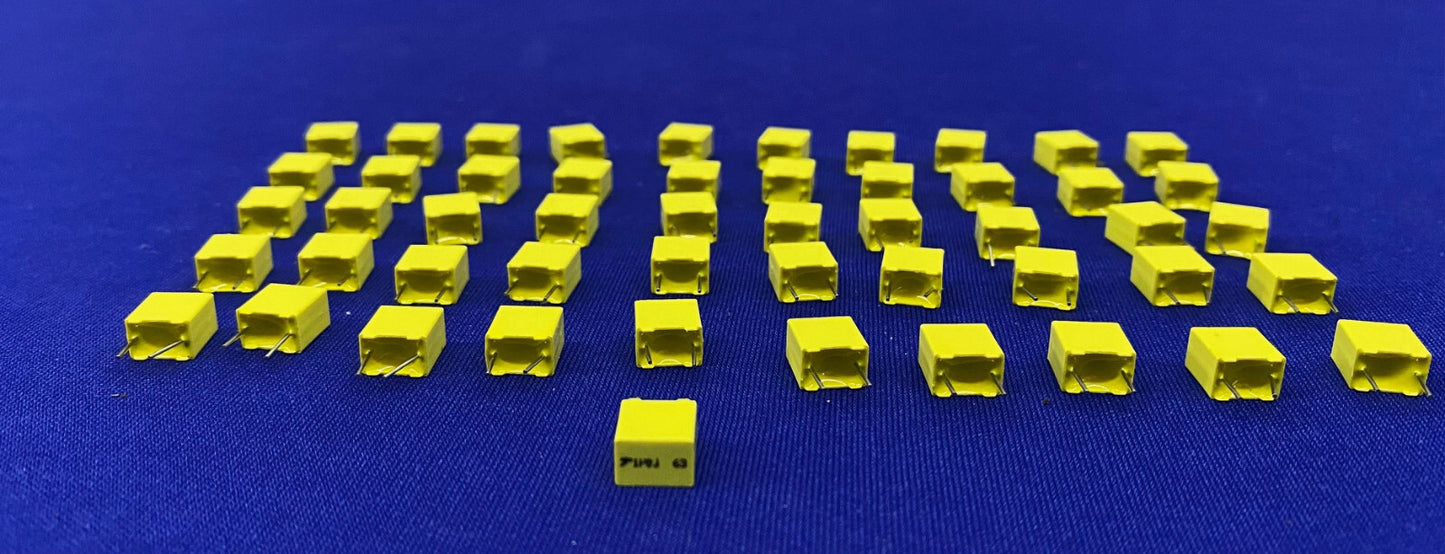 BF074D0105J FILM CAPACITORS 1UF 5% 63VDC RADIAL - 1 PACKAGE QTY 51