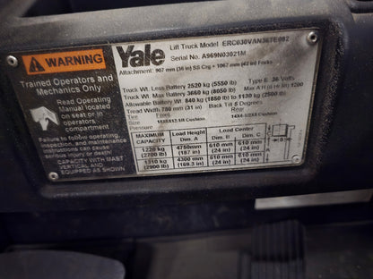 YALE FORK LIFT TRUCK ERC030VAN36TE082 36 VOLT INCLUDES CHARGER 2700 lBS MAX