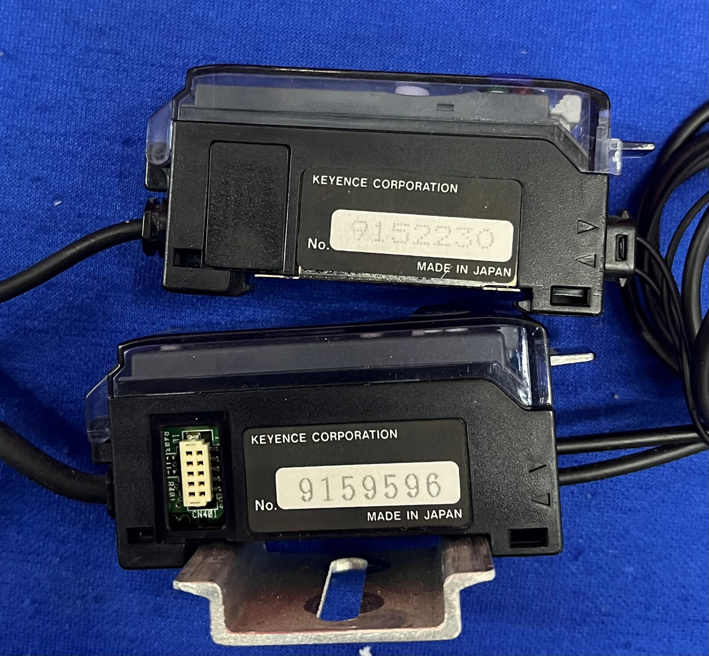 Keyence FS-V1 (1) und Keyence (1) FS-T2 Glasfasersensoren