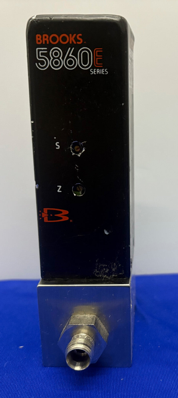 BROOKS MASS FLOW SENSOR 5860E SERIES - ITEM APPEARS TO HAVE BEEN REPAIRED