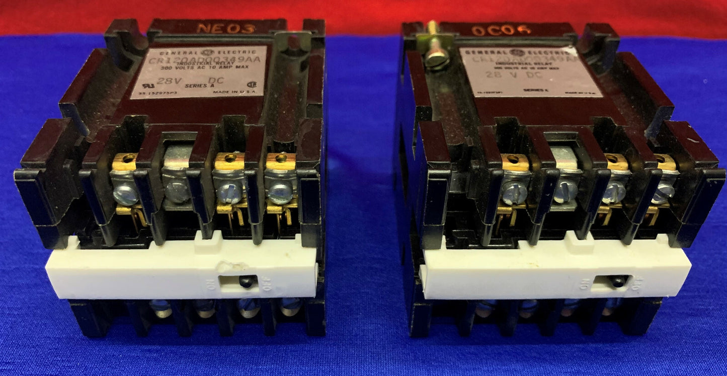 1 Los mit 2 GE General Electric Industrierelais CR120AD00349AA 28 VDC Serie A