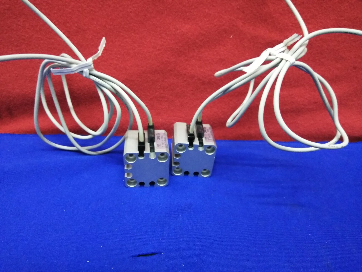 Vérin compact SMC CDSB16-5D-F9N 