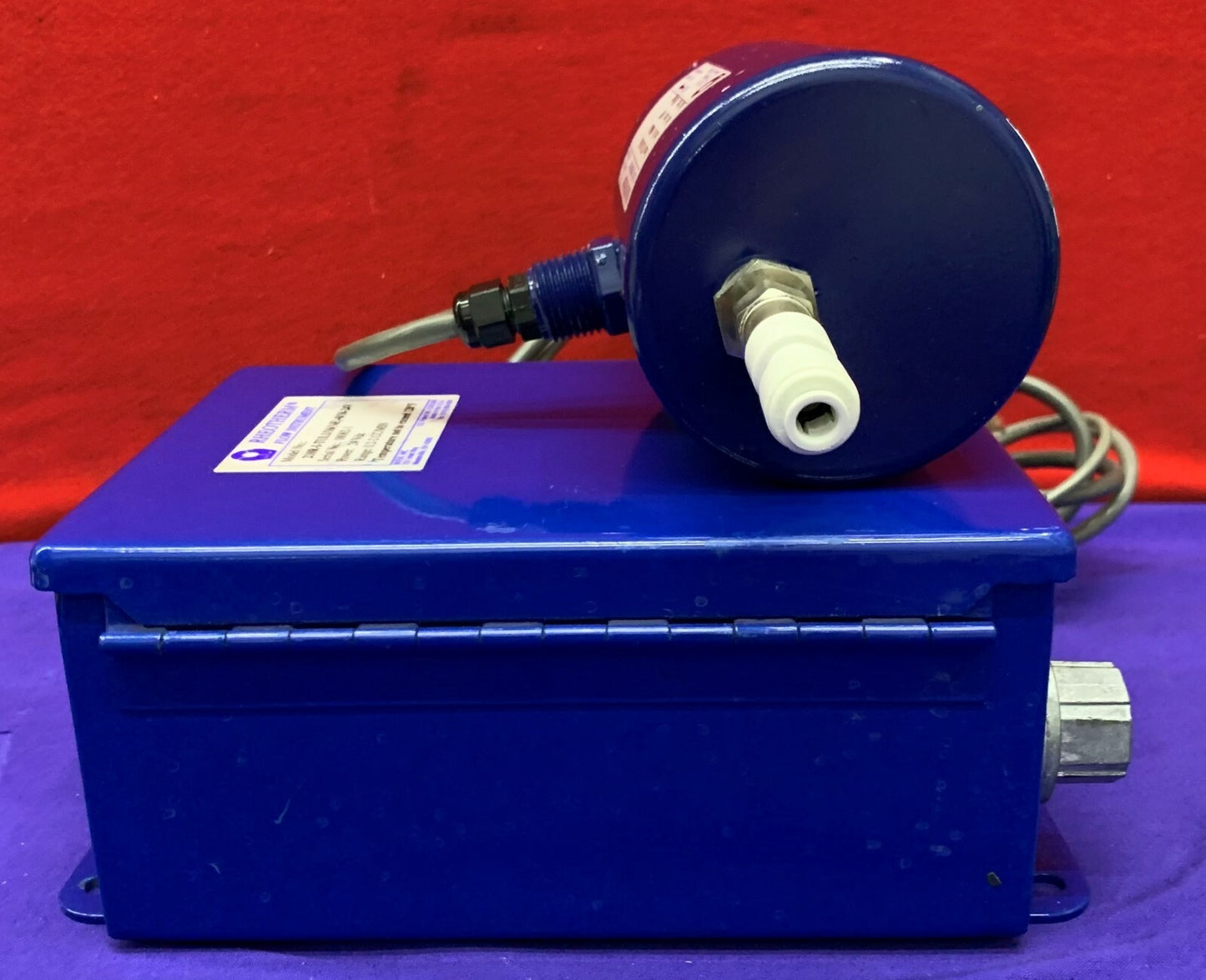 Intek Rheotherm 210R-T-UL1/16(1/4E)-0/10-24V & TUL1/16(1/4E) Flow Meter