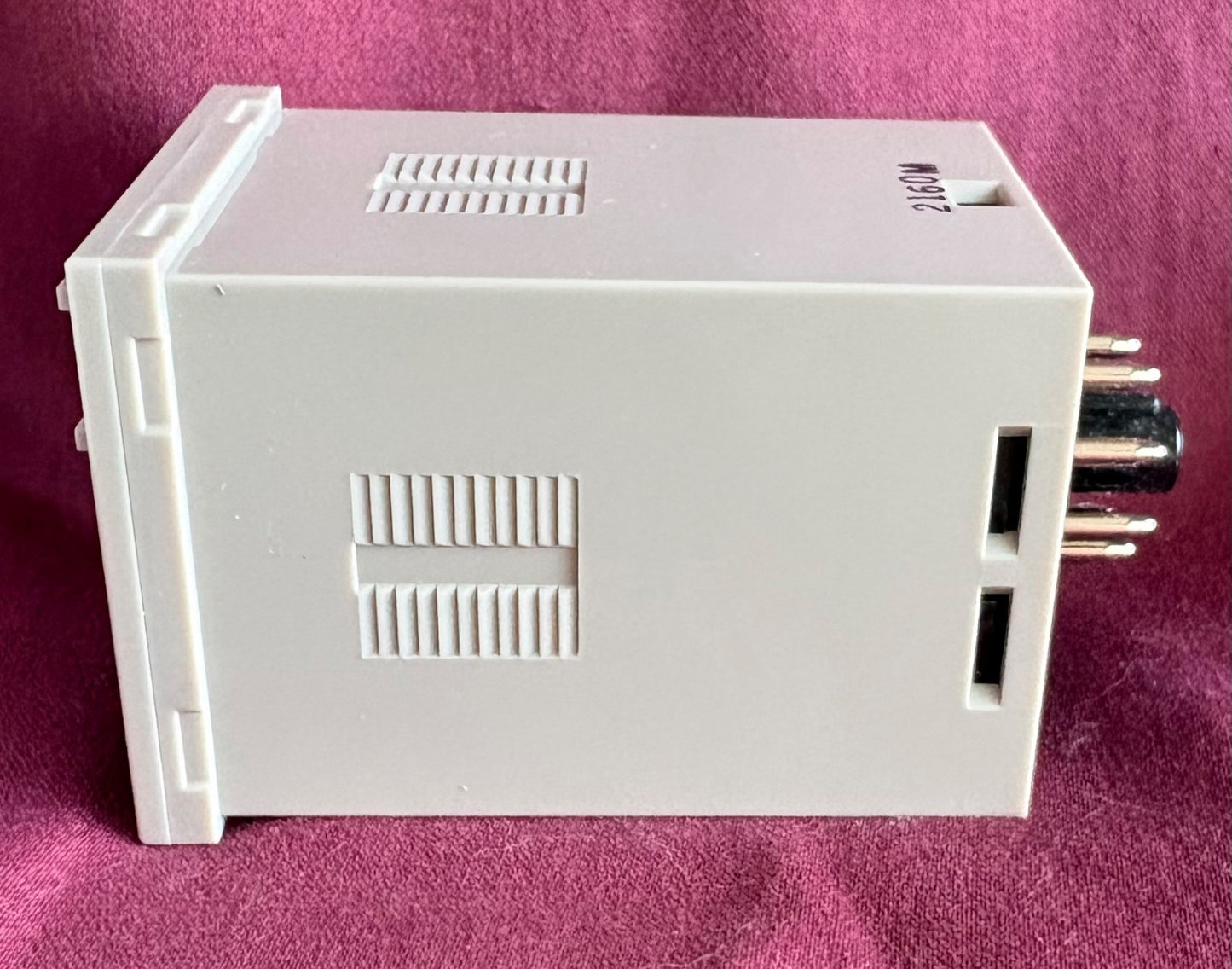 OMRON H3CA / H3CA-8 TIMER RELAY 99.9s TO 9990h,100/110/120V AC