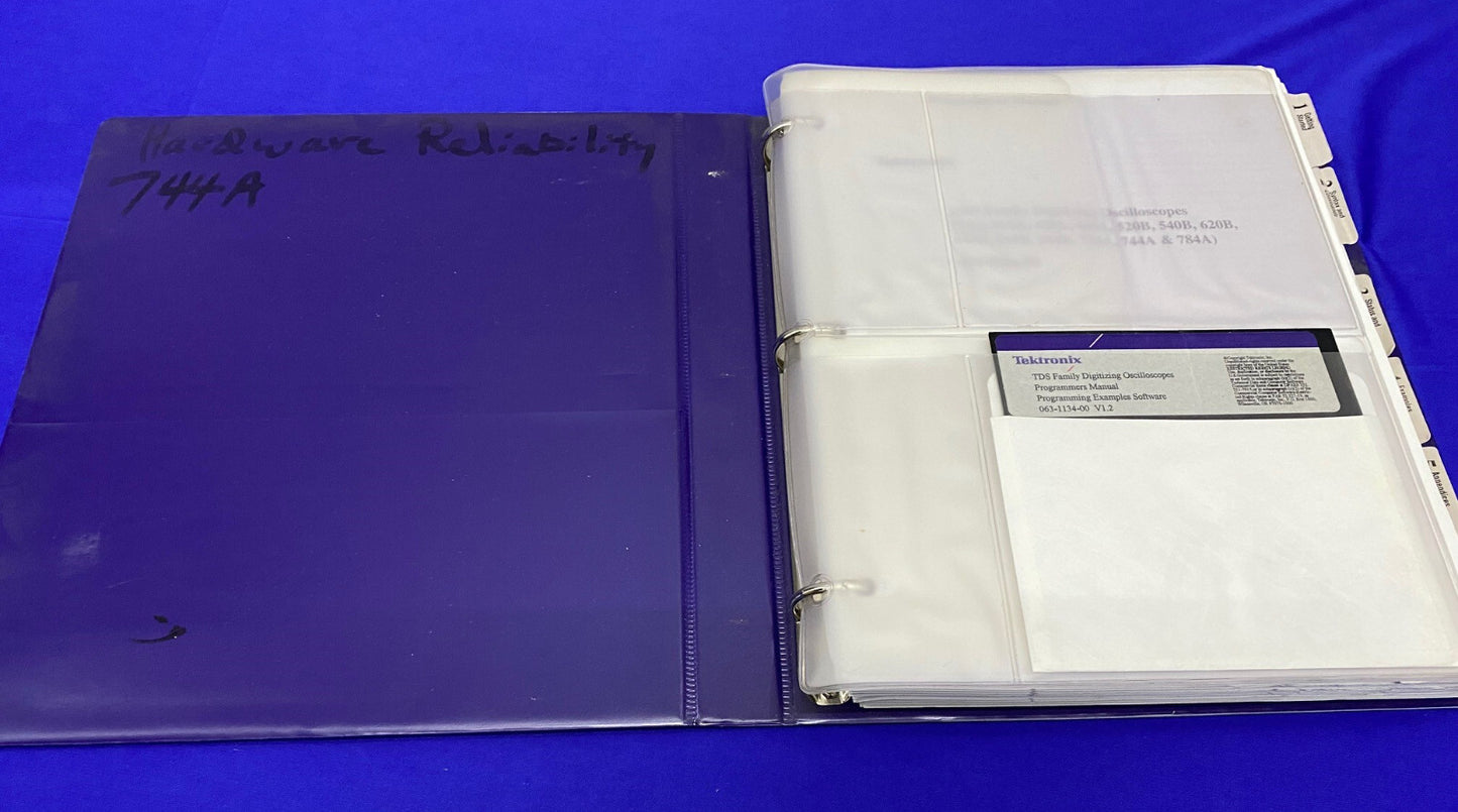 TEKTRONIX TDS 070-9556-00,FAMILY DIGITIZING OSCILLOSCOPES PROGRAMMER MANUAL