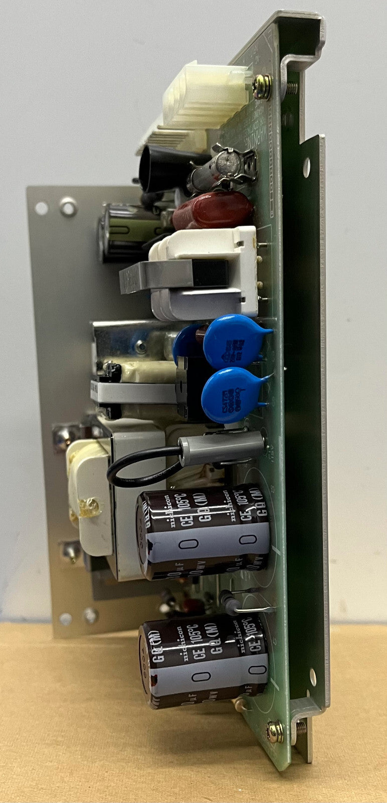 Alimentation TDK KEPCO ERX24-2.5 Entrée : CA 115/230 V, 1,6/0,9 A, 50/60 HZ Sortie : CC 24 V