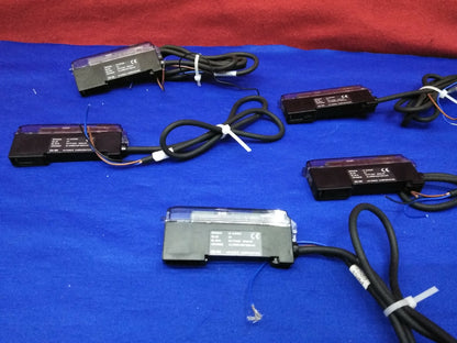 1 LOT QTY OF 5 - KEYENCE ES-M1  PROXIMITY SWITCH AMPLIFIER