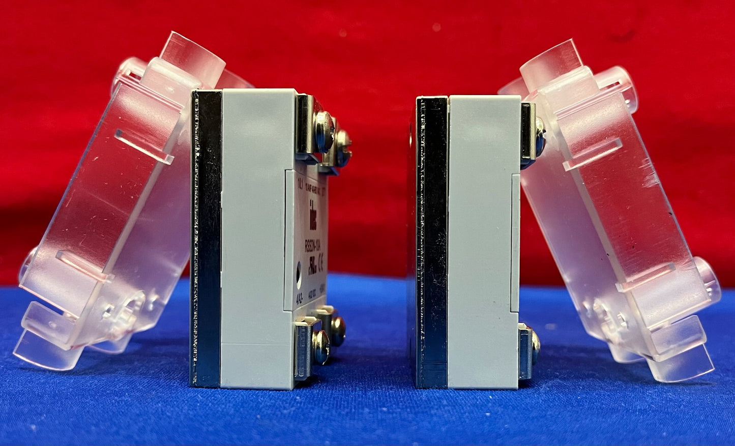 1 LOT QTY OF 2 - IDEC RSSDN-10A SOLID STATE RELAY W/COVER